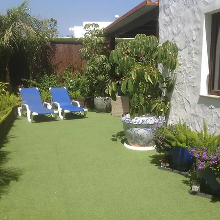 Portos With Amazing Privet Garden بلايا ديل إنغلز