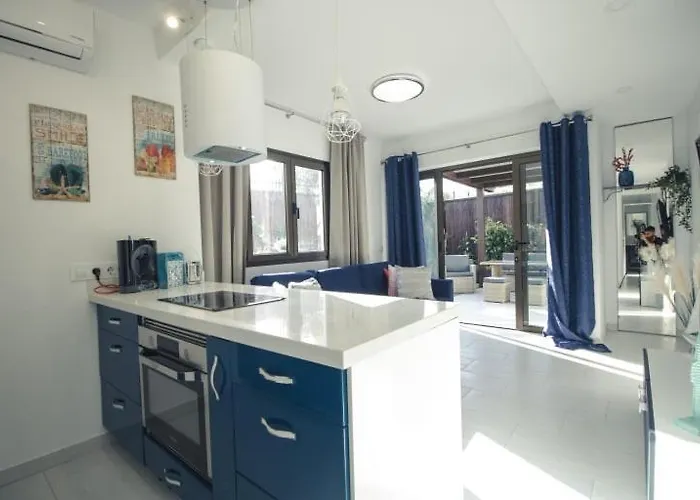 Villa Portos With Amazing Privet Garden *