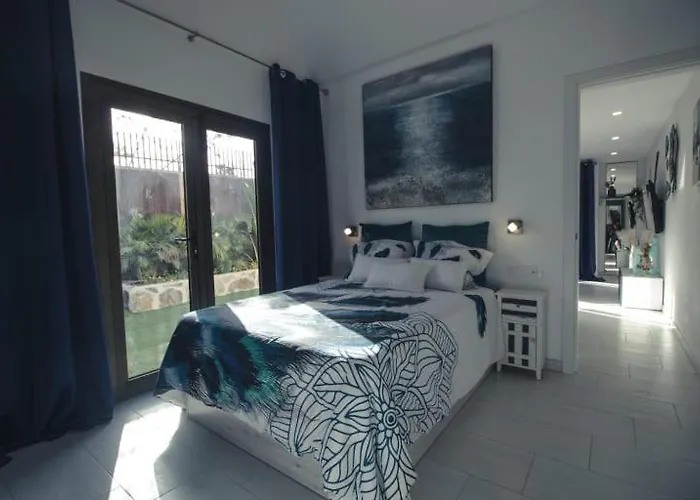 Portos With Amazing Privet Garden Vila