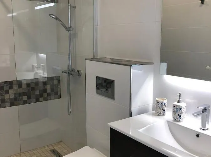 Portos With Amazing Privet Garden Vila *